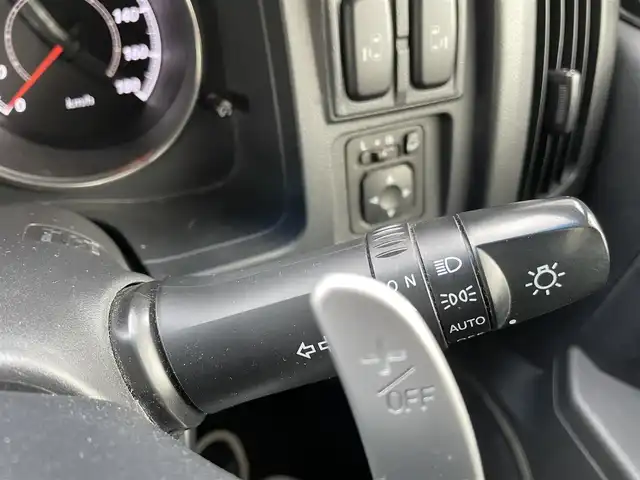 三菱 デリカＤ：５ D－Power package 大阪府 2015(平27)年 13.1万km ウォームホワイトパール 社外9インチナビ　ALPINEナビ/・Bluetooth/フルセグTV/CD/DVD/ラジオ/主要装備/・クルーズコントロール/・横滑り防止装置/・パドルシフト/・両側パワースライドドア/・本革カバーシート/・D+Nシートヒーター/・社外MKWAWホイール/純正AW有/・スタッドレスタイヤ/・社外フロアマット/・キセノンヘッドライト/・フォグランプ/・ドライブレコーダー/・ETC