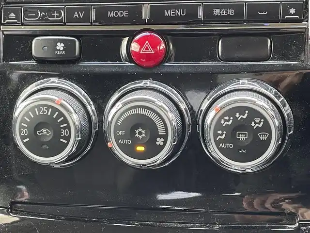 三菱 デリカＤ：５ D－Power package 大阪府 2015(平27)年 13.1万km ウォームホワイトパール 社外9インチナビ　ALPINEナビ/・Bluetooth/フルセグTV/CD/DVD/ラジオ/主要装備/・クルーズコントロール/・横滑り防止装置/・パドルシフト/・両側パワースライドドア/・本革カバーシート/・D+Nシートヒーター/・社外MKWAWホイール/純正AW有/・スタッドレスタイヤ/・社外フロアマット/・キセノンヘッドライト/・フォグランプ/・ドライブレコーダー/・ETC