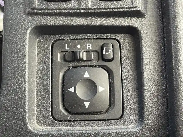 三菱 デリカＤ：５ D－Power package 大阪府 2015(平27)年 13.1万km ウォームホワイトパール 社外9インチナビ　ALPINEナビ/・Bluetooth/フルセグTV/CD/DVD/ラジオ/主要装備/・クルーズコントロール/・横滑り防止装置/・パドルシフト/・両側パワースライドドア/・本革カバーシート/・D+Nシートヒーター/・社外MKWAWホイール/純正AW有/・スタッドレスタイヤ/・社外フロアマット/・キセノンヘッドライト/・フォグランプ/・ドライブレコーダー/・ETC