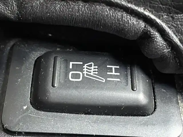 三菱 デリカＤ：５ D－Power package 大阪府 2015(平27)年 13.1万km ウォームホワイトパール 社外9インチナビ　ALPINEナビ/・Bluetooth/フルセグTV/CD/DVD/ラジオ/主要装備/・クルーズコントロール/・横滑り防止装置/・パドルシフト/・両側パワースライドドア/・本革カバーシート/・D+Nシートヒーター/・社外MKWAWホイール/純正AW有/・スタッドレスタイヤ/・社外フロアマット/・キセノンヘッドライト/・フォグランプ/・ドライブレコーダー/・ETC