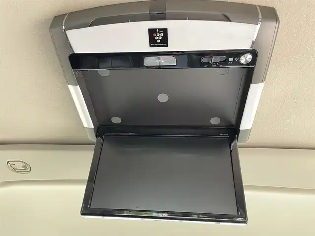 三菱 デリカＤ：５ D－Power package 大阪府 2015(平27)年 13.1万km ウォームホワイトパール 社外9インチナビ　ALPINEナビ/・Bluetooth/フルセグTV/CD/DVD/ラジオ/主要装備/・クルーズコントロール/・横滑り防止装置/・パドルシフト/・両側パワースライドドア/・本革カバーシート/・D+Nシートヒーター/・社外MKWAWホイール/純正AW有/・スタッドレスタイヤ/・社外フロアマット/・キセノンヘッドライト/・フォグランプ/・ドライブレコーダー/・ETC