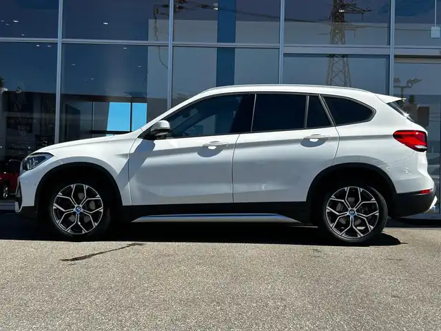 ＢＭＷ Ｘ１ xDrive 18d xライン 富山県 2020(令2)年 2.3万km 白 HDDナビ/AM/FMラジオ/Bluetooth接続/USB接続/バックカメラ/ドラレコ/アイドリングストップ/プッシュスタート/ミラー内蔵型ETC/コーナーセンサー/D/N席パワーシート/D席メモリ機能付き/パークアシスト/ダウンヒルアシスト/レーンキープアシスト/衝突軽減