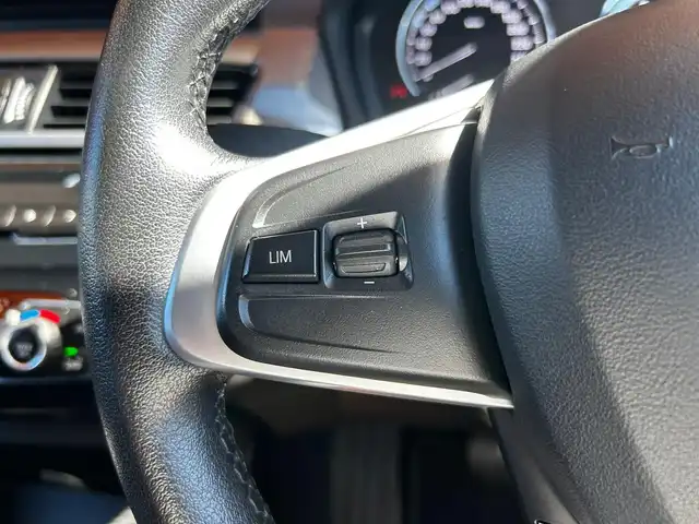 ＢＭＷ Ｘ１ xDrive 18d xライン 富山県 2020(令2)年 2.3万km 白 HDDナビ/AM/FMラジオ/Bluetooth接続/USB接続/バックカメラ/ドラレコ/アイドリングストップ/プッシュスタート/ミラー内蔵型ETC/コーナーセンサー/D/N席パワーシート/D席メモリ機能付き/パークアシスト/ダウンヒルアシスト/レーンキープアシスト/衝突軽減