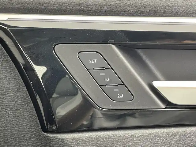 三菱 アウトランダー ＰＨＥＶ P 群馬県 2022(令4)年 3.6万km ブラックダイヤモンド ライトグレーレザーシート/＝＝＝＝＝/純正メーカースマートフォン連携ナビ/・BOSEプレミアムサウンドシステム（9スピーカー）/・9インチWVGAディスプレイ/・Bluetooth(ハンズフリー&オーディオ）/・USBポート　Type-A &C/・Apple Car Play / Android Auto/・地上デジタルTVチューナー/＝＝＝＝＝＝＝＝＝＝/純正メーカーナビ　全周囲モニター　本革シート　パワーシート　ポジションメモリー　シートヒーター　　衝突軽減　エレクトリックテールゲート　追従クルーズ　　前後ドラレコ　ＥＴＣ２．０　充電ケーブル　禁煙車