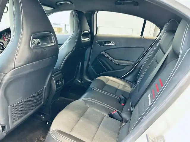 メルセデス・ベンツ Ａ１８０ AMG スタイル 大阪府 2018(平30)年 3.7万km 白 レーダーセーフティP/純正ナビ/TV/バックカメラ/applecarplay/ACC/純正18インチAW/LEDヘッドライト/ブラインドスポット/クリアランスソナー/パドルシフト/ハーフレザー/Dメモリ付きパワーシート/シートヒーター/スマートキー/ETC/ドラレコ