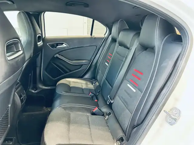 メルセデス・ベンツ Ａ１８０ AMG スタイル 大阪府 2018(平30)年 3.7万km 白 レーダーセーフティP/純正ナビ/TV/バックカメラ/applecarplay/ACC/純正18インチAW/LEDヘッドライト/ブラインドスポット/クリアランスソナー/パドルシフト/ハーフレザー/Dメモリ付きパワーシート/シートヒーター/スマートキー/ETC/ドラレコ