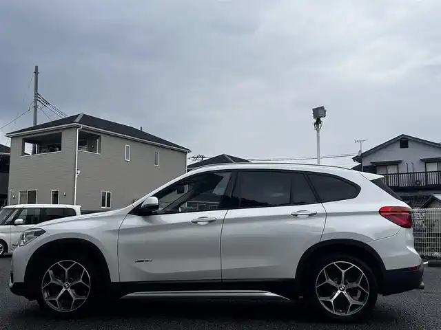 ＢＭＷ Ｘ１ xDrive 18d 静岡県 2017(平29)年 10.5万km ミネラルホワイト ユーザー買取車両/純正ナビ/　【CD/BT】/純正LEDヘッドライト/純正18インチAW/バックカメラ/アダクティブクルーズコントロール/ドライブレコーダー/茶レザーシート/シートヒーター/ミラー一体型ETC/スマートキー/プッシュスタート/新車時保証書/取扱説明書
