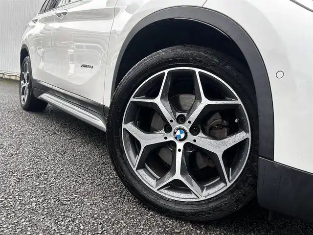 ＢＭＷ Ｘ１ xDrive 18d 静岡県 2017(平29)年 10.5万km ミネラルホワイト ユーザー買取車両/純正ナビ/　【CD/BT】/純正LEDヘッドライト/純正18インチAW/バックカメラ/アダクティブクルーズコントロール/ドライブレコーダー/茶レザーシート/シートヒーター/ミラー一体型ETC/スマートキー/プッシュスタート/新車時保証書/取扱説明書