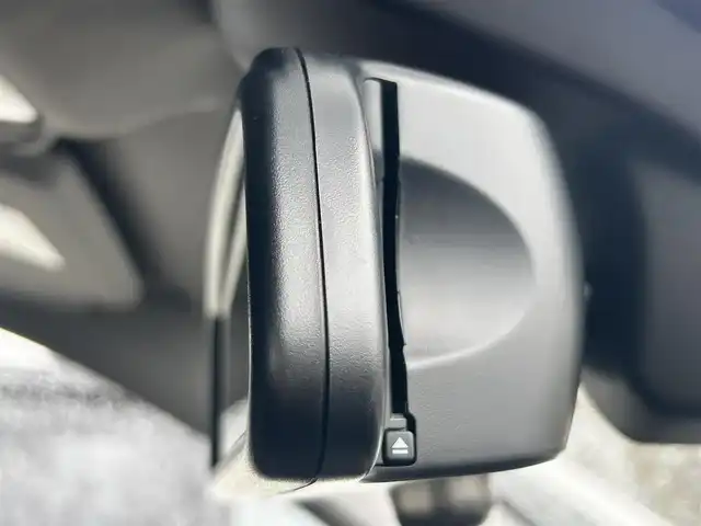 ＢＭＷ Ｘ１ xDrive 18d 静岡県 2017(平29)年 10.5万km ミネラルホワイト ユーザー買取車両/純正ナビ/　【CD/BT】/純正LEDヘッドライト/純正18インチAW/バックカメラ/アダクティブクルーズコントロール/ドライブレコーダー/茶レザーシート/シートヒーター/ミラー一体型ETC/スマートキー/プッシュスタート/新車時保証書/取扱説明書