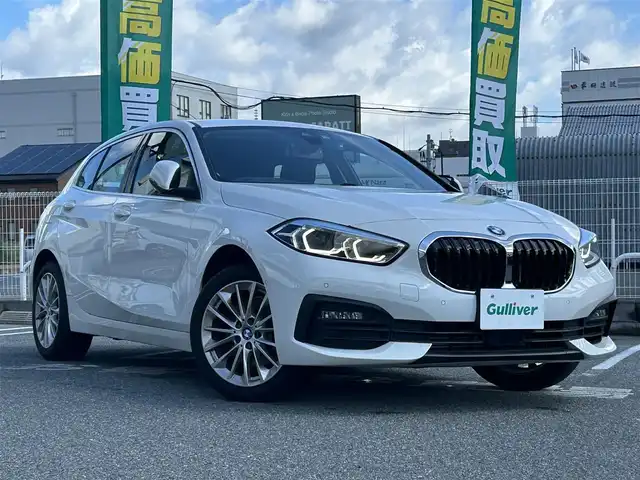 ＢＭＷ １１８ｉ プレイ 奈良県 2022(令4)年 0.4万km アルピンホワイトⅢ 1オーナー/純正メーカーナビ/BT/USB/FM/AM//衝突軽減システム/レーンキープアシスト/レーダークルコン/コーナーセンサー/横滑り防止装置/ブラインドスポットモニター/クリアランスソナー/バックカメラ/ETC/前後ドラレコ/置くだけ充電/電動リアゲート/シフトマイナスモード/ステアリングスイッチ/プッシュスタート/パワーシート/D席メモリーシート/サイドエアバック/オートLEDライト/保証書・取説・スペアキー付