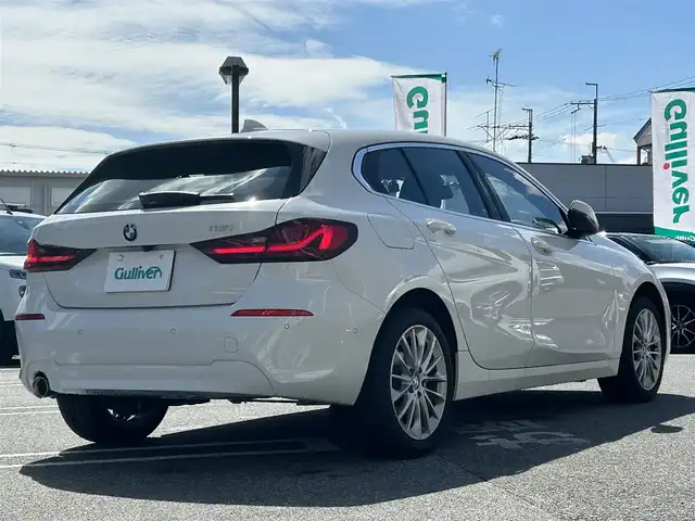 ＢＭＷ １１８ｉ プレイ 奈良県 2022(令4)年 0.4万km アルピンホワイトⅢ 1オーナー/純正メーカーナビ/BT/USB/FM/AM//衝突軽減システム/レーンキープアシスト/レーダークルコン/コーナーセンサー/横滑り防止装置/ブラインドスポットモニター/クリアランスソナー/バックカメラ/ETC/前後ドラレコ/置くだけ充電/電動リアゲート/シフトマイナスモード/ステアリングスイッチ/プッシュスタート/パワーシート/D席メモリーシート/サイドエアバック/オートLEDライト/保証書・取説・スペアキー付