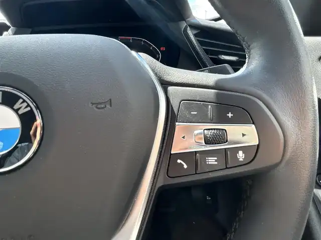 ＢＭＷ １１８ｉ プレイ 奈良県 2022(令4)年 0.4万km アルピンホワイトⅢ 1オーナー/純正メーカーナビ/BT/USB/FM/AM//衝突軽減システム/レーンキープアシスト/レーダークルコン/コーナーセンサー/横滑り防止装置/ブラインドスポットモニター/クリアランスソナー/バックカメラ/ETC/前後ドラレコ/置くだけ充電/電動リアゲート/シフトマイナスモード/ステアリングスイッチ/プッシュスタート/パワーシート/D席メモリーシート/サイドエアバック/オートLEDライト/保証書・取説・スペアキー付
