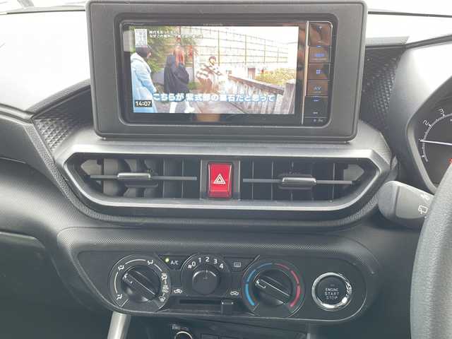 トヨタ ライズ XS 道東・釧路十勝 2021(令3)年 3.3万km シャイニングホワイトパール 4WD/社外メモリナビ　/(フルセグTV/ＤＶＤ再生/Ｂｌｕｅｔｏｏｔｈ接続)　/前後ドライブレコーダー　/ビルトインＥＴＣ2.0　/バックカメラ　/前席シートヒーター　/前後コーナーセンサー　/衝突軽減ブレーキ/横滑り防止装置　/アイドリングストップ/スマートキー/プッシュスタート　/純正ＬＥＤヘッドライト　/純正フロアマット/サマータイヤ積み込み