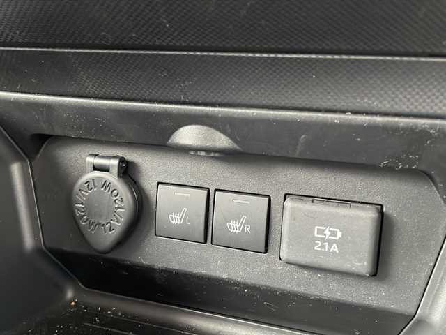 トヨタ ライズ XS 道東・釧路十勝 2021(令3)年 3.3万km シャイニングホワイトパール 4WD/社外メモリナビ　/(フルセグTV/ＤＶＤ再生/Ｂｌｕｅｔｏｏｔｈ接続)　/前後ドライブレコーダー　/ビルトインＥＴＣ2.0　/バックカメラ　/前席シートヒーター　/前後コーナーセンサー　/衝突軽減ブレーキ/横滑り防止装置　/アイドリングストップ/スマートキー/プッシュスタート　/純正ＬＥＤヘッドライト　/純正フロアマット/サマータイヤ積み込み