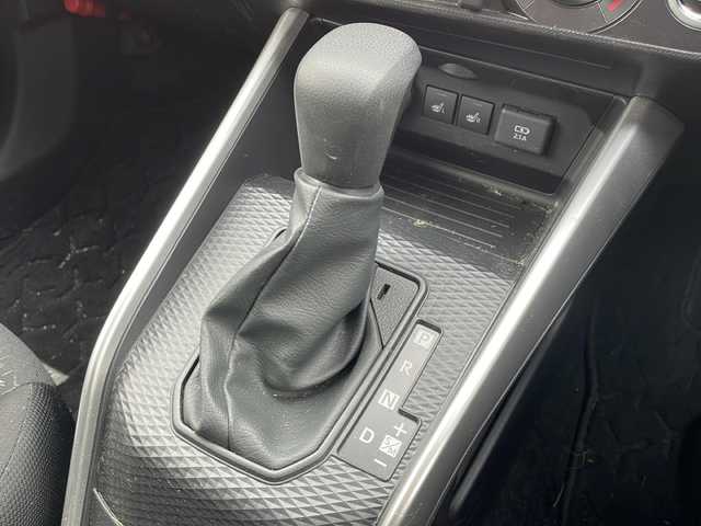 トヨタ ライズ XS 道東・釧路十勝 2021(令3)年 3.3万km シャイニングホワイトパール 4WD/社外メモリナビ　/(フルセグTV/ＤＶＤ再生/Ｂｌｕｅｔｏｏｔｈ接続)　/前後ドライブレコーダー　/ビルトインＥＴＣ2.0　/バックカメラ　/前席シートヒーター　/前後コーナーセンサー　/衝突軽減ブレーキ/横滑り防止装置　/アイドリングストップ/スマートキー/プッシュスタート　/純正ＬＥＤヘッドライト　/純正フロアマット/サマータイヤ積み込み