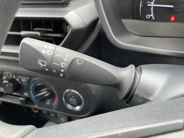 トヨタ ライズ XS 道東・釧路十勝 2021(令3)年 3.3万km シャイニングホワイトパール 4WD/社外メモリナビ　/(フルセグTV/ＤＶＤ再生/Ｂｌｕｅｔｏｏｔｈ接続)　/前後ドライブレコーダー　/ビルトインＥＴＣ2.0　/バックカメラ　/前席シートヒーター　/前後コーナーセンサー　/衝突軽減ブレーキ/横滑り防止装置　/アイドリングストップ/スマートキー/プッシュスタート　/純正ＬＥＤヘッドライト　/純正フロアマット/サマータイヤ積み込み