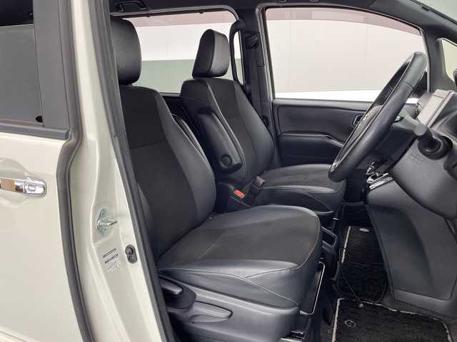 トヨタ ノア ハイブリッド Si ダブルバイビーⅡ 宮崎県 2020(令2)年 7万km ホワイトパールクリスタルシャイン ワンオーナー/Toyota Safety Sense/〇プリクラシュセーフティ/〇レーンディパーチャーアラート/〇パーキングサポートブレーキ/〇オートマチックハイビーム/〇クリアランスソナー/〇先行車発進告知/社外9インチSDナビ/フルセグTV/CD/DVD/Bluetooth/バックカメラ/社外11.6インチ後席フリップダウンモニター（TVM-FW1100）/両側パワースライドドア/ハーフレザーシート/シートヒーター/クルーズコントロール/前後ドライブレコーダー/純正16インチAW/スマートキー×2/ETC/保証書/取扱説明書