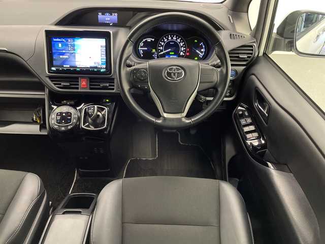 トヨタ ノア ハイブリッド Si ダブルバイビーⅡ 宮崎県 2020(令2)年 7万km ホワイトパールクリスタルシャイン ワンオーナー/Toyota Safety Sense/〇プリクラシュセーフティ/〇レーンディパーチャーアラート/〇パーキングサポートブレーキ/〇オートマチックハイビーム/〇クリアランスソナー/〇先行車発進告知/社外9インチSDナビ/フルセグTV/CD/DVD/Bluetooth/バックカメラ/社外11.6インチ後席フリップダウンモニター（TVM-FW1100）/両側パワースライドドア/ハーフレザーシート/シートヒーター/クルーズコントロール/前後ドライブレコーダー/純正16インチAW/スマートキー×2/ETC/保証書/取扱説明書