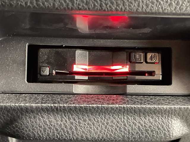 トヨタ ノア ハイブリッド Si ダブルバイビーⅡ 宮崎県 2020(令2)年 7万km ホワイトパールクリスタルシャイン ワンオーナー/Toyota Safety Sense/〇プリクラシュセーフティ/〇レーンディパーチャーアラート/〇パーキングサポートブレーキ/〇オートマチックハイビーム/〇クリアランスソナー/〇先行車発進告知/社外9インチSDナビ/フルセグTV/CD/DVD/Bluetooth/バックカメラ/社外11.6インチ後席フリップダウンモニター（TVM-FW1100）/両側パワースライドドア/ハーフレザーシート/シートヒーター/クルーズコントロール/前後ドライブレコーダー/純正16インチAW/スマートキー×2/ETC/保証書/取扱説明書