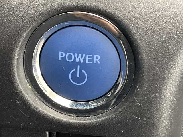 トヨタ ノア ハイブリッド Si ダブルバイビーⅡ 宮崎県 2020(令2)年 7万km ホワイトパールクリスタルシャイン ワンオーナー/Toyota Safety Sense/〇プリクラシュセーフティ/〇レーンディパーチャーアラート/〇パーキングサポートブレーキ/〇オートマチックハイビーム/〇クリアランスソナー/〇先行車発進告知/社外9インチSDナビ/フルセグTV/CD/DVD/Bluetooth/バックカメラ/社外11.6インチ後席フリップダウンモニター（TVM-FW1100）/両側パワースライドドア/ハーフレザーシート/シートヒーター/クルーズコントロール/前後ドライブレコーダー/純正16インチAW/スマートキー×2/ETC/保証書/取扱説明書