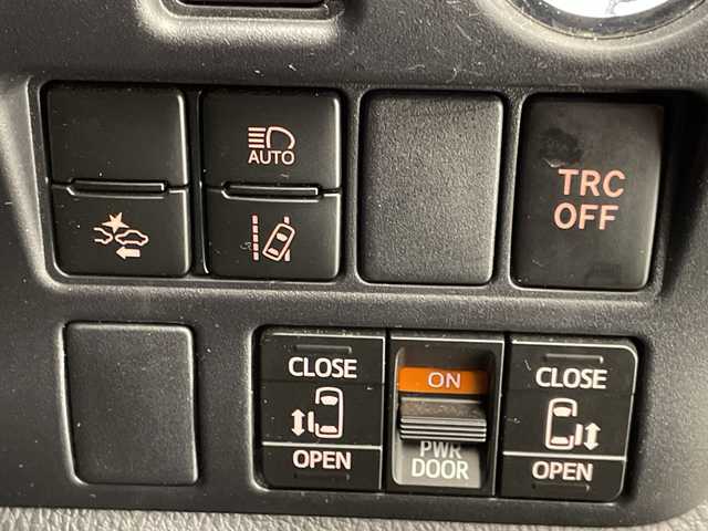 トヨタ ノア ハイブリッド Si ダブルバイビーⅡ 宮崎県 2020(令2)年 7万km ホワイトパールクリスタルシャイン ワンオーナー/Toyota Safety Sense/〇プリクラシュセーフティ/〇レーンディパーチャーアラート/〇パーキングサポートブレーキ/〇オートマチックハイビーム/〇クリアランスソナー/〇先行車発進告知/社外9インチSDナビ/フルセグTV/CD/DVD/Bluetooth/バックカメラ/社外11.6インチ後席フリップダウンモニター（TVM-FW1100）/両側パワースライドドア/ハーフレザーシート/シートヒーター/クルーズコントロール/前後ドライブレコーダー/純正16インチAW/スマートキー×2/ETC/保証書/取扱説明書