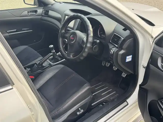 スバル インプレッサ ＷＲＸ STi 兵庫県 2014(平26)年 5.6万km サテンホワイトパール STIエアロ(F/S)/STIタワーバー/ウェッズスポーツ18インチAW/純正ナビ/フルセグTV/Bluetooth接続可/DVD再生可/ETC/ハーフレザーシート/前後ドラレコ/大型リアスポイラー/ツインスクロールターボ