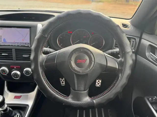 スバル インプレッサ ＷＲＸ STi 兵庫県 2014(平26)年 5.6万km サテンホワイトパール STIエアロ(F/S)/STIタワーバー/ウェッズスポーツ18インチAW/純正ナビ/フルセグTV/Bluetooth接続可/DVD再生可/ETC/ハーフレザーシート/前後ドラレコ/大型リアスポイラー/ツインスクロールターボ
