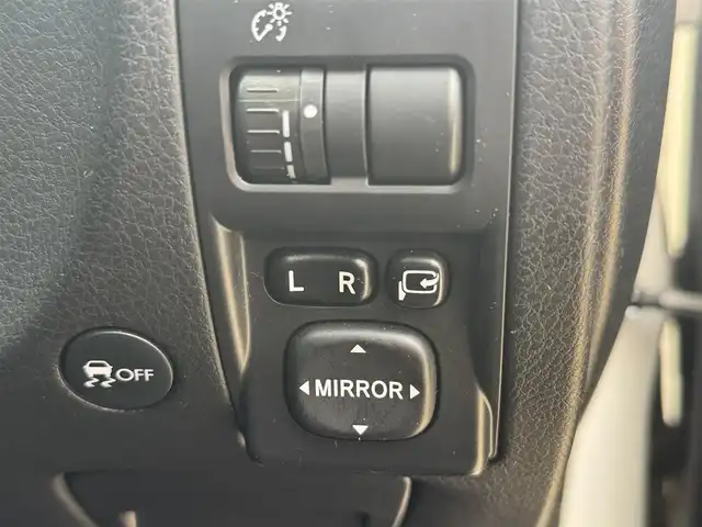 スバル インプレッサ ＷＲＸ STi 兵庫県 2014(平26)年 5.6万km サテンホワイトパール STIエアロ(F/S)/STIタワーバー/ウェッズスポーツ18インチAW/純正ナビ/フルセグTV/Bluetooth接続可/DVD再生可/ETC/ハーフレザーシート/前後ドラレコ/大型リアスポイラー/ツインスクロールターボ