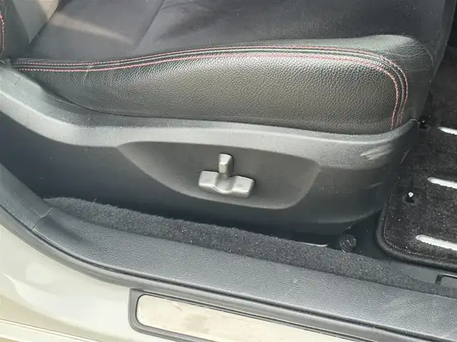 スバル インプレッサ ＷＲＸ STi 兵庫県 2014(平26)年 5.6万km サテンホワイトパール STIエアロ(F/S)/STIタワーバー/ウェッズスポーツ18インチAW/純正ナビ/フルセグTV/Bluetooth接続可/DVD再生可/ETC/ハーフレザーシート/前後ドラレコ/大型リアスポイラー/ツインスクロールターボ