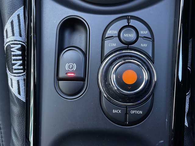 ＭＩＮＩ ＢＭＷ ミニ クラブマン クーパー SD ミニ ユアーズトリム 山口県 2020(令2)年 4.5万km MINI Yoursエニグマティックブラック 純正ナビ（Bluetooth/USB/FM/AM）/バックカメラ/前席パワーシート/前席シートヒーター/レーダークルーズコントロール/レーンキープアシスト/オートハイビーム/純正フロアマット/プッシュスタート/スマートキー