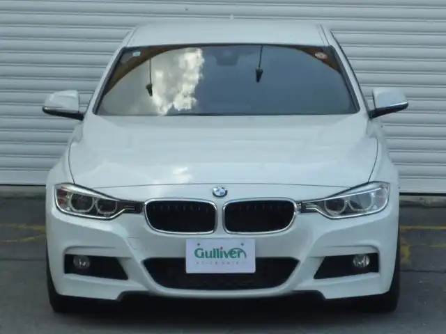ＢＭＷ ３２０ｉ Mスポーツ 和歌山県 2014(平26)年 2.2万km アルピンホワイトⅢ 純正HDDナビ/（CD/DVD/BT/AUX/USB）/インテリジェントセーフティ/レーンディパーチャーウォーニング/クルーズコントロール/バックカメラ/バックセンサー/ルームミラー、一体型ETC/前席パワーシート/純正HIDヘッドライト/純正18インチAW/スペアキーX1/取扱説明書/保証書
