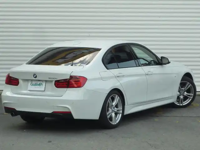 ＢＭＷ ３２０ｉ Mスポーツ 和歌山県 2014(平26)年 2.2万km アルピンホワイトⅢ 純正HDDナビ/（CD/DVD/BT/AUX/USB）/インテリジェントセーフティ/レーンディパーチャーウォーニング/クルーズコントロール/バックカメラ/バックセンサー/ルームミラー、一体型ETC/前席パワーシート/純正HIDヘッドライト/純正18インチAW/スペアキーX1/取扱説明書/保証書
