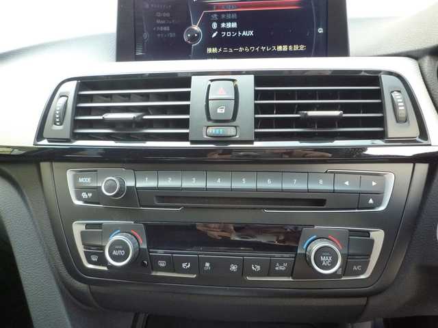 ＢＭＷ ３２０ｉ Mスポーツ 和歌山県 2014(平26)年 2.2万km アルピンホワイトⅢ 純正HDDナビ/（CD/DVD/BT/AUX/USB）/インテリジェントセーフティ/レーンディパーチャーウォーニング/クルーズコントロール/バックカメラ/バックセンサー/ルームミラー、一体型ETC/前席パワーシート/純正HIDヘッドライト/純正18インチAW/スペアキーX1/取扱説明書/保証書