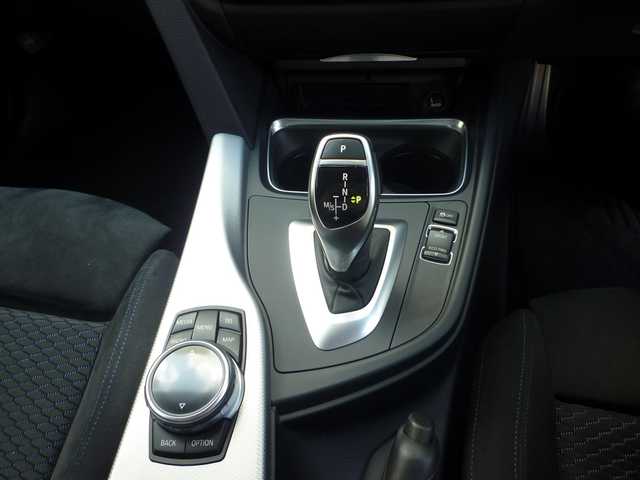 ＢＭＷ ３２０ｉ Mスポーツ 和歌山県 2014(平26)年 2.2万km アルピンホワイトⅢ 純正HDDナビ/（CD/DVD/BT/AUX/USB）/インテリジェントセーフティ/レーンディパーチャーウォーニング/クルーズコントロール/バックカメラ/バックセンサー/ルームミラー、一体型ETC/前席パワーシート/純正HIDヘッドライト/純正18インチAW/スペアキーX1/取扱説明書/保証書