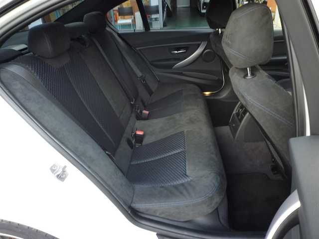 ＢＭＷ ３２０ｉ Mスポーツ 和歌山県 2014(平26)年 2.2万km アルピンホワイトⅢ 純正HDDナビ/（CD/DVD/BT/AUX/USB）/インテリジェントセーフティ/レーンディパーチャーウォーニング/クルーズコントロール/バックカメラ/バックセンサー/ルームミラー、一体型ETC/前席パワーシート/純正HIDヘッドライト/純正18インチAW/スペアキーX1/取扱説明書/保証書