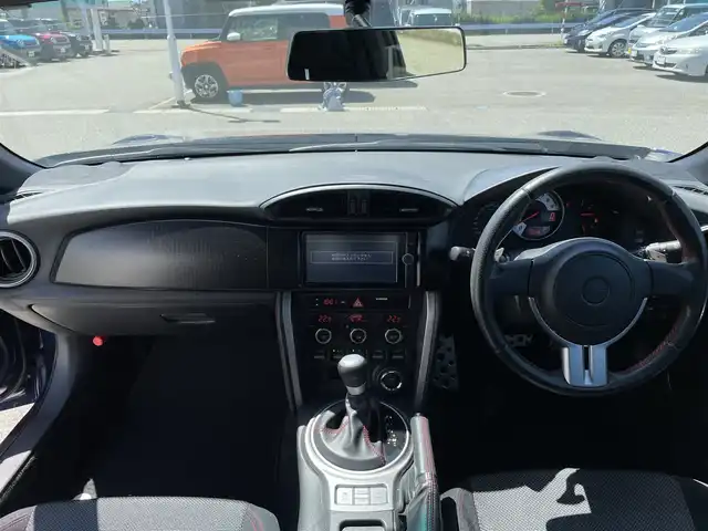 トヨタ ８６ GT 石川県 2013(平25)年 3.7万km ギャラクシーブルーシリカ 純正メモリーナビ/純正CD/DVD再生/フルセグTV/バックカメラ/LEDヘッドライト/スマートキー/プッシュスタート/電動ミラー/オートライト/純正アルミホイール/オートエアコン/社外マフラー