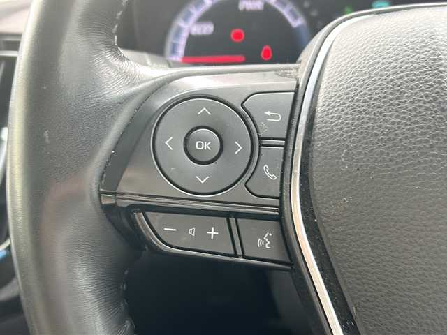 トヨタ クラウン ハイブリッド G 岐阜県 2018(平30)年 4.9万km ホワイトパールクリスタルシャイン 登録時走行距離48811km/純正ディスプレイオーディオ/ワンセグ/バックカメラ/サンルーフ/トヨタセーフティセンス（衝突被害軽減システム）/コーナーセンサー前後/レーダークルーズコントロール/ブラインドスポットモニター/パワーシート全席/シートヒーター/スマートキー/スペアキー1本/ETC/ステアリングヒーター/ブラインドスポットモニター/電動リヤサンシェード/ドアバイザー/ウィンカーミラー/社外アルミホイール/純正フロアマット/ABS/横滑り防止装置/レーンキープアシスト/盗難防止装置/オートライト/オートマチックハイビーム/LEDヘッドライト/フォグランプ/エアバッグ運転席・助手席/カーテンエアバッグ