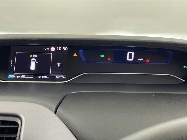 日産 セレナ e－パワー ハイウェイスター V 埼玉県 2020(令2)年 4.7万km ブリリアントホワイトパール フリップダウンモニター/純正メモリナビ(MJ320D-W)/CD/DVD/Bluetooth/フルセグ/全方位カメラ/両側パワースライドドア/プロパイロット/衝突軽減システム/ブレードホールド/電子パーキング/BSM/デジタルインナーミラー/ETC/社外レーダー/純正アルミホイール/フロアマット/LEDヘッドライト/フロントフォグランプ/プッシュスタート/スマートキー