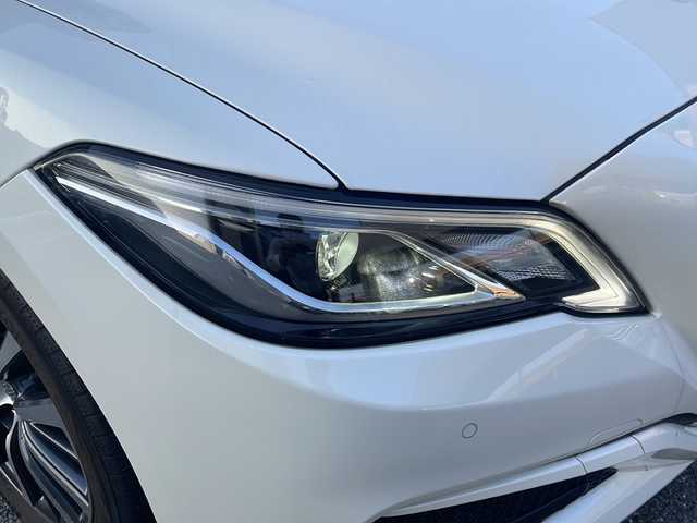 トヨタ クラウン ハイブリッド S Cパッケージ 広島県 2019(令1)年 7.7万km ホワイトパールクリスタルシャイン 登録時走行距離：76155km/メーカー純正ナビ/　CD DVD BT MSV フルセグTV/バックカメラ/プリクラッシュセーフティシステム/レーンキープアシスト/レーダークルーズコントロール/ブラインドスポットモニター/クリアランスソナー/ヘッドアップディスプレイ/リアクロストラフィックアラート/パーキングサポート/ロードサインアシスト/純正ドライブレコーダー/ビルトインETC/AC100V充電/MTモード付AT/ホールド機能付き電子パーキングブレーキ/パワーシート/シートヒーター/革巻きステアリング/ステアリングスイッチ/ステアリングヒーター/プッシュスタート/スマートキー