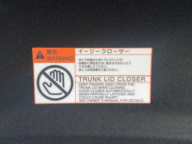 トヨタ クラウン ハイブリッド S Cパッケージ 広島県 2019(令1)年 7.7万km ホワイトパールクリスタルシャイン 登録時走行距離：76155km/メーカー純正ナビ/　CD DVD BT MSV フルセグTV/バックカメラ/プリクラッシュセーフティシステム/レーンキープアシスト/レーダークルーズコントロール/ブラインドスポットモニター/クリアランスソナー/ヘッドアップディスプレイ/リアクロストラフィックアラート/パーキングサポート/ロードサインアシスト/純正ドライブレコーダー/ビルトインETC/AC100V充電/MTモード付AT/ホールド機能付き電子パーキングブレーキ/パワーシート/シートヒーター/革巻きステアリング/ステアリングスイッチ/ステアリングヒーター/プッシュスタート/スマートキー