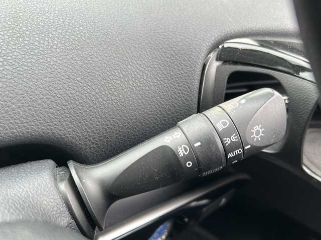 トヨタ プリウス S ツーリングセレクション 岡山県 2016(平28)年 8.1万km アティチュードブラックマイカ モデリスタ/純正9型ナビ/（AM.FM.BT.TV.DVD.CD）/トヨタセーフティセンス/・プリクラッシュセーフティ/・アダプティブクルーズコントロール/・オートマチックハイビーム/・レーンキープアシスト/合皮シート/シートヒーター/アイドリングストップ/びるといんETC/社外17インチアルミ/LEDヘッドライト