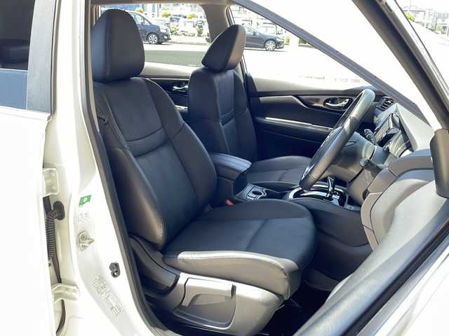 日産 エクストレイル 20Xi 静岡県 2020(令2)年 6.6万km ブリリアントホワイトパール 純正SDナビ/・CD/・DVD/・Blu-ray/・フルセグTV/・Bluetooth/・AM/・FM/主要装備/・プロパイロット/・アラウンドビューモニター/・衝突軽減/・ACC/・レーンキープ/・全席シートヒーター/・パワーバックドア/・ビルトインETC/・ステアリングスイッチ/・電動パーキング/・オートホールド/・ルーフレール/・スマートルームミラー