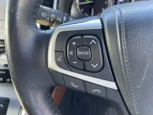 トヨタ ハリアー プレミアム メタル&レザーP 熊本県 2018(平30)年 5.4万km ブラック 純正カーナビ/・AM/FM/CD/DVD/BT/SD/・フルセグTV/・バックカメラ/トヨタセーフティセンス/・プリクラッシュセーフティ/・レーントレーシングアシスト/・クリアランスソナー/・パーキングサポートブレーキ/・ロードサインアシスト/・オートマチックハイビーム/プッシュパーキングブレーキ/オートブレーキホールド/クルーズコントロール/革巻きステアリング/・ステアリングスイッチ/パワーシート/・メモリー付きシート/・シートヒーター/・シートクーラー/プッシュスタート/スペアキー/・スペアカード/電動格納ミラー/・ウィンカーミラー/・ウィンカーヒーター/パワーバックドア