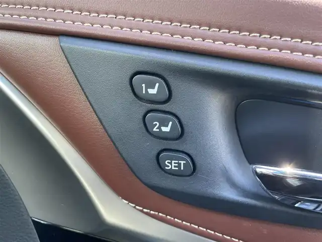 トヨタ ハリアー プレミアム メタル&レザーP 熊本県 2018(平30)年 5.4万km ブラック 純正カーナビ/・AM/FM/CD/DVD/BT/SD/・フルセグTV/・バックカメラ/トヨタセーフティセンス/・プリクラッシュセーフティ/・レーントレーシングアシスト/・クリアランスソナー/・パーキングサポートブレーキ/・ロードサインアシスト/・オートマチックハイビーム/プッシュパーキングブレーキ/オートブレーキホールド/クルーズコントロール/革巻きステアリング/・ステアリングスイッチ/パワーシート/・メモリー付きシート/・シートヒーター/・シートクーラー/プッシュスタート/スペアキー/・スペアカード/電動格納ミラー/・ウィンカーミラー/・ウィンカーヒーター/パワーバックドア