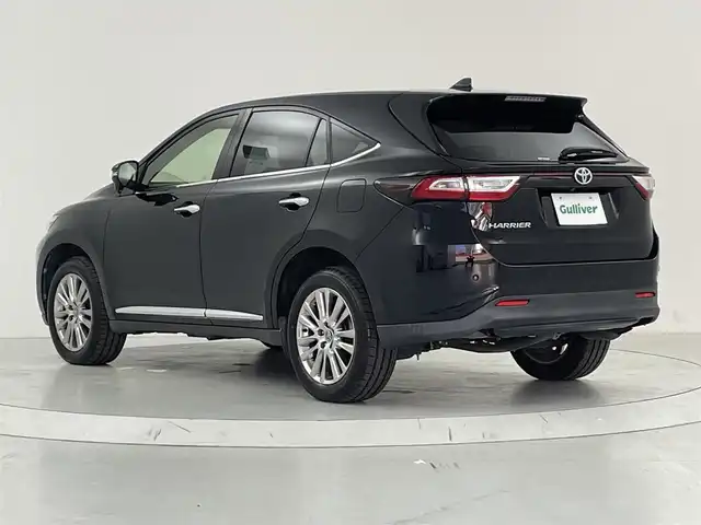 トヨタ ハリアー プレミアム メタル&レザーP 大阪府 2018(平30)年 5.4万km ブラック トヨタセーフティセンス/・プリクラッシュセーフティ/・レーントレーシングアシスト/・クリアランスソナー/・パーキングサポートブレーキ/・ロードサインアシスト/・オートマチックハイビーム/・クリアランスソナー/純正SDナビ【NSZT-Y68T】/（AM/FM/CD/DVD/BT/SD/フルセグTV）/バックカメラ/ETC/プッシュパーキングブレーキ/オートブレーキホールド/レーダークルーズコントロール/レザーシート/・前席パワーシート/・シートヒーター/・シートクーラー/LEDヘッドライト/電動格納ミラー/パワーバックドア