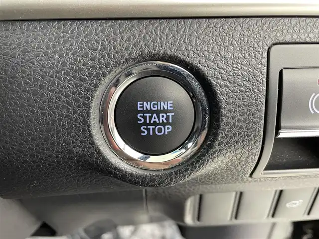 トヨタ ハリアー プレミアム メタル&レザーP 大阪府 2018(平30)年 5.4万km ブラック トヨタセーフティセンス/・プリクラッシュセーフティ/・レーントレーシングアシスト/・クリアランスソナー/・パーキングサポートブレーキ/・ロードサインアシスト/・オートマチックハイビーム/・クリアランスソナー/純正SDナビ【NSZT-Y68T】/（AM/FM/CD/DVD/BT/SD/フルセグTV）/バックカメラ/ETC/プッシュパーキングブレーキ/オートブレーキホールド/レーダークルーズコントロール/レザーシート/・前席パワーシート/・シートヒーター/・シートクーラー/LEDヘッドライト/電動格納ミラー/パワーバックドア