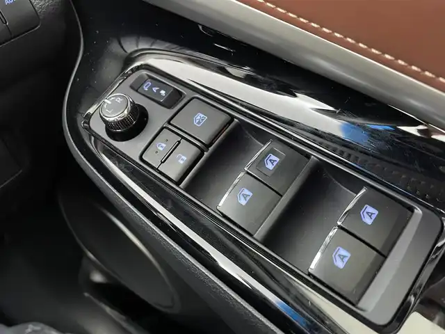 トヨタ ハリアー プレミアム メタル&レザーP 大阪府 2018(平30)年 5.4万km ブラック トヨタセーフティセンス/・プリクラッシュセーフティ/・レーントレーシングアシスト/・クリアランスソナー/・パーキングサポートブレーキ/・ロードサインアシスト/・オートマチックハイビーム/・クリアランスソナー/純正SDナビ【NSZT-Y68T】/（AM/FM/CD/DVD/BT/SD/フルセグTV）/バックカメラ/ETC/プッシュパーキングブレーキ/オートブレーキホールド/レーダークルーズコントロール/レザーシート/・前席パワーシート/・シートヒーター/・シートクーラー/LEDヘッドライト/電動格納ミラー/パワーバックドア