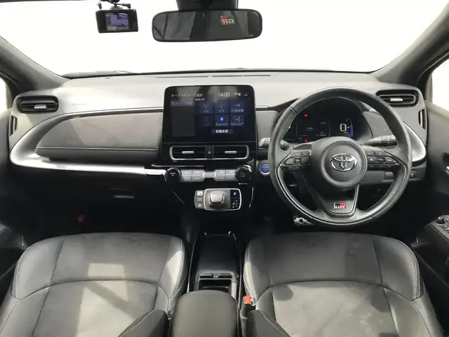 トヨタ アクア GRスポーツ 和歌山県 2023(令5)年 2.9万km ブラックマイカ 純正ディスプイレイオーディオ/　BT/AM/FM/トヨタセーフティセンス/・衝突被害軽減ブレーキ/・車線逸脱抑制機能/・ブラインドスポットモニター/・パーキングサポートブレーキ/・レーダークルーズコントロール/バックカメラ/パノラミックビューモニター/アドバンスドパーク/ハーフレザーシート/前席シートヒーター/ステアリングヒーター/スペアキー×１/純正ETC/保証書/取扱説明書