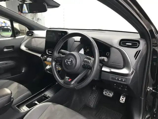 トヨタ アクア GRスポーツ 和歌山県 2023(令5)年 2.9万km ブラックマイカ 純正ディスプイレイオーディオ/　BT/AM/FM/トヨタセーフティセンス/・衝突被害軽減ブレーキ/・車線逸脱抑制機能/・ブラインドスポットモニター/・パーキングサポートブレーキ/・レーダークルーズコントロール/バックカメラ/パノラミックビューモニター/アドバンスドパーク/ハーフレザーシート/前席シートヒーター/ステアリングヒーター/スペアキー×１/純正ETC/保証書/取扱説明書