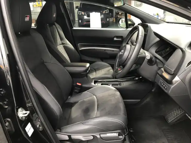 トヨタ アクア GRスポーツ 和歌山県 2023(令5)年 2.9万km ブラックマイカ 純正ディスプイレイオーディオ/　BT/AM/FM/トヨタセーフティセンス/・衝突被害軽減ブレーキ/・車線逸脱抑制機能/・ブラインドスポットモニター/・パーキングサポートブレーキ/・レーダークルーズコントロール/バックカメラ/パノラミックビューモニター/アドバンスドパーク/ハーフレザーシート/前席シートヒーター/ステアリングヒーター/スペアキー×１/純正ETC/保証書/取扱説明書